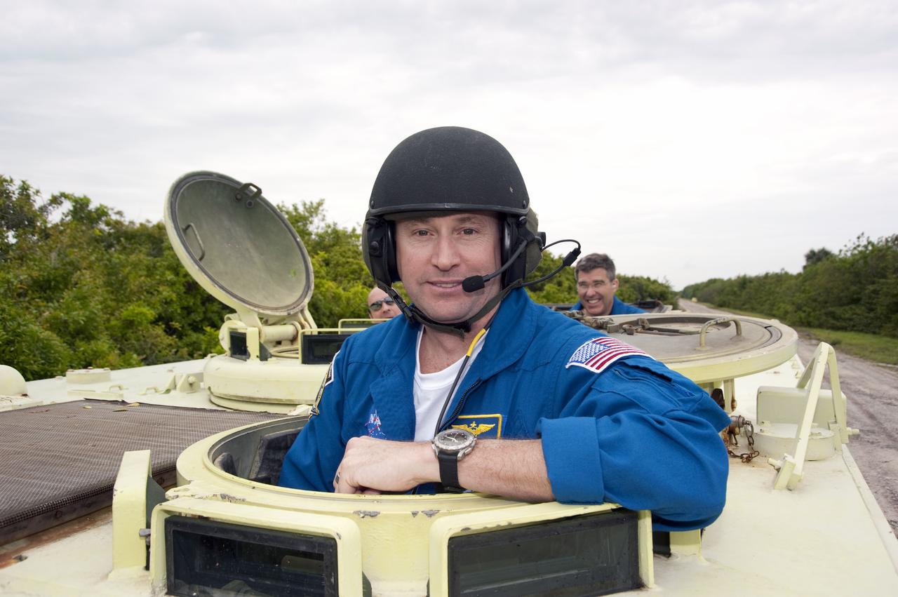 STS-132 TCDT - CREW M113 TRAINING