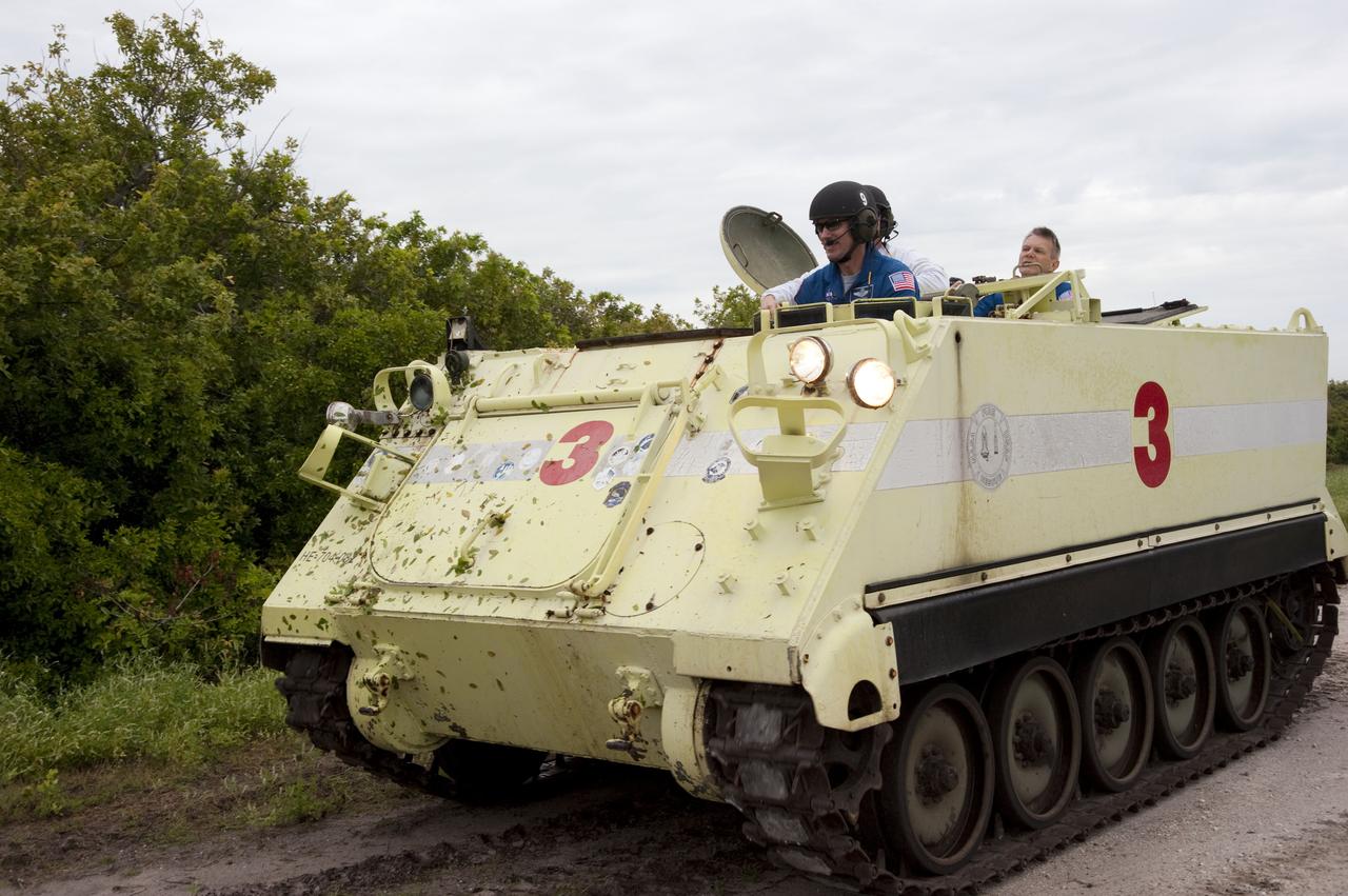 STS-132 TCDT - CREW M113 TRAINING