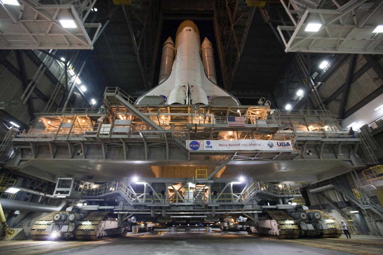 STS-132 ATLANTIS ROLLOUT FROM VAB TO PAD 39A