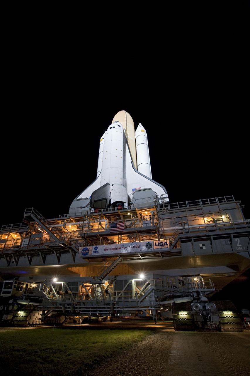 STS-132 ATLANTIS ROLLOUT FROM VAB TO PAD 39A