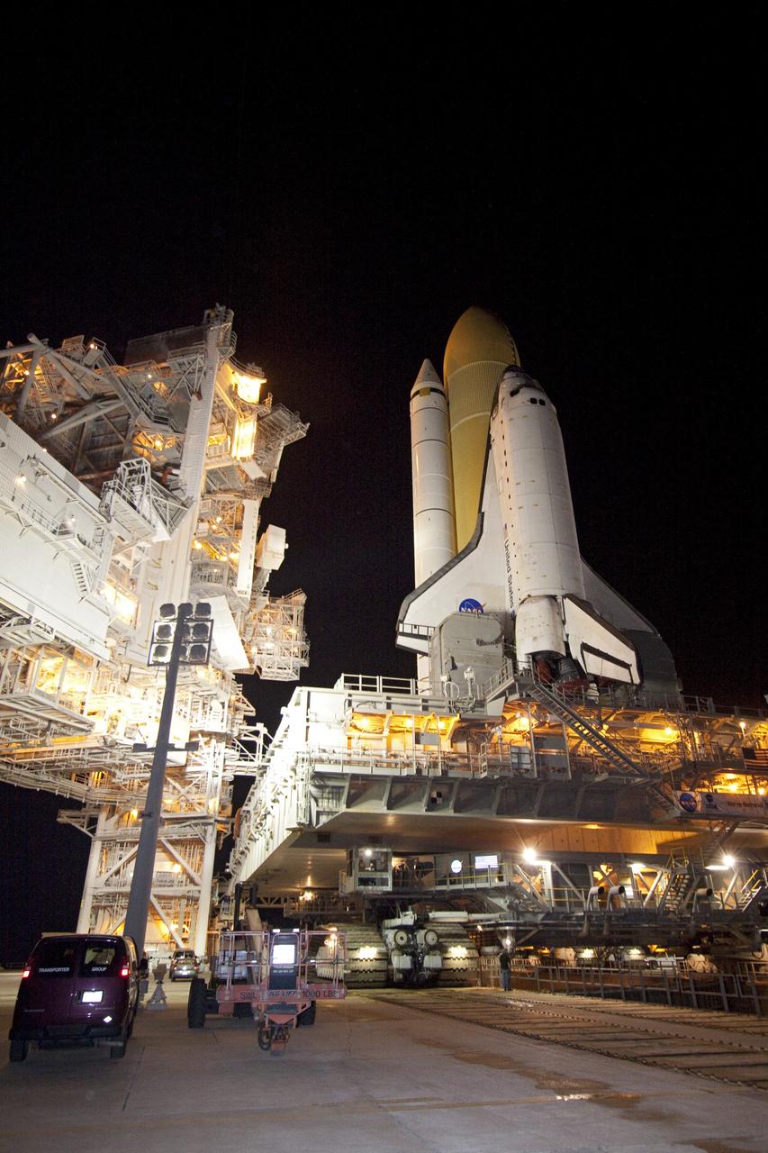STS-132 ATLANTIS ROLLOUT FROM VAB TO PAD 39A
