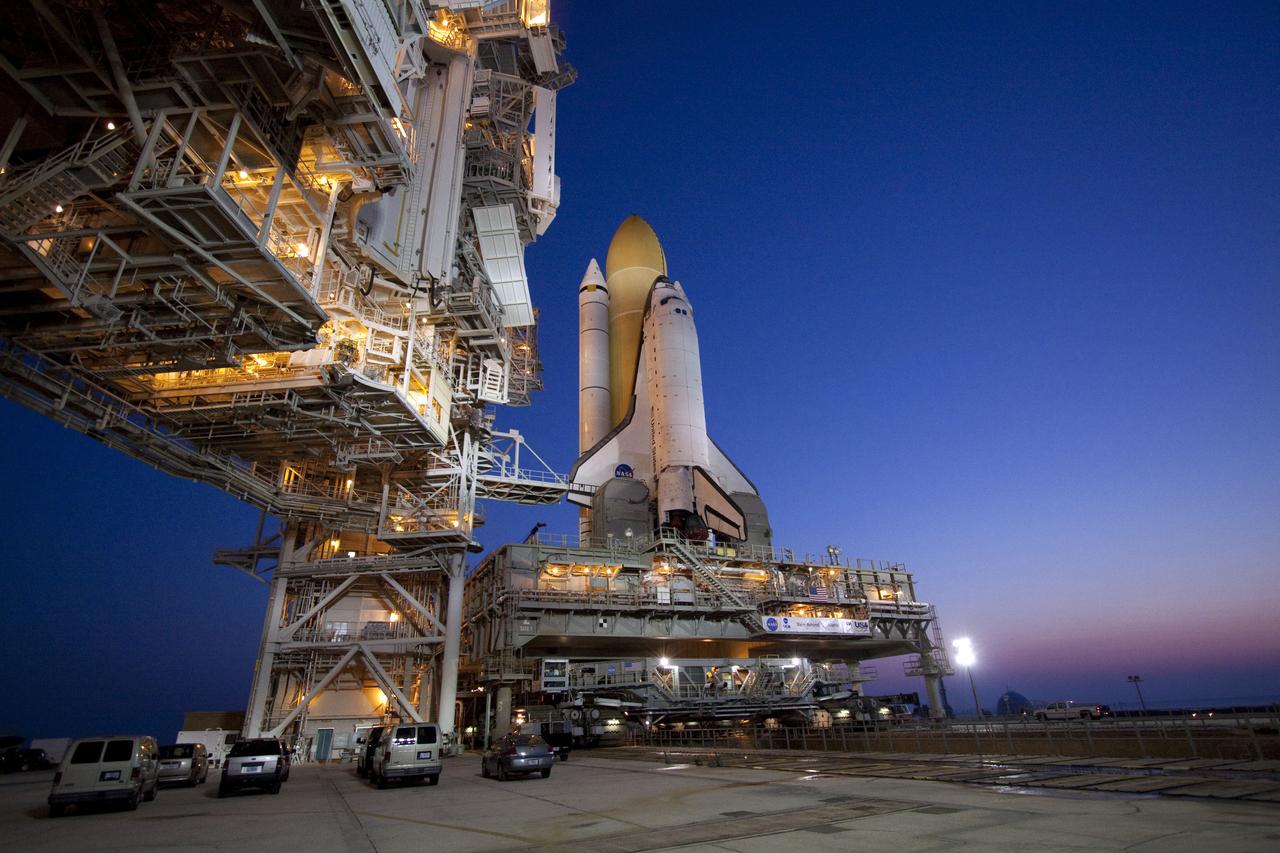 STS-132 ATLANTIS ON PAD 39A AT SUNRISE AFTER HARDDOWN