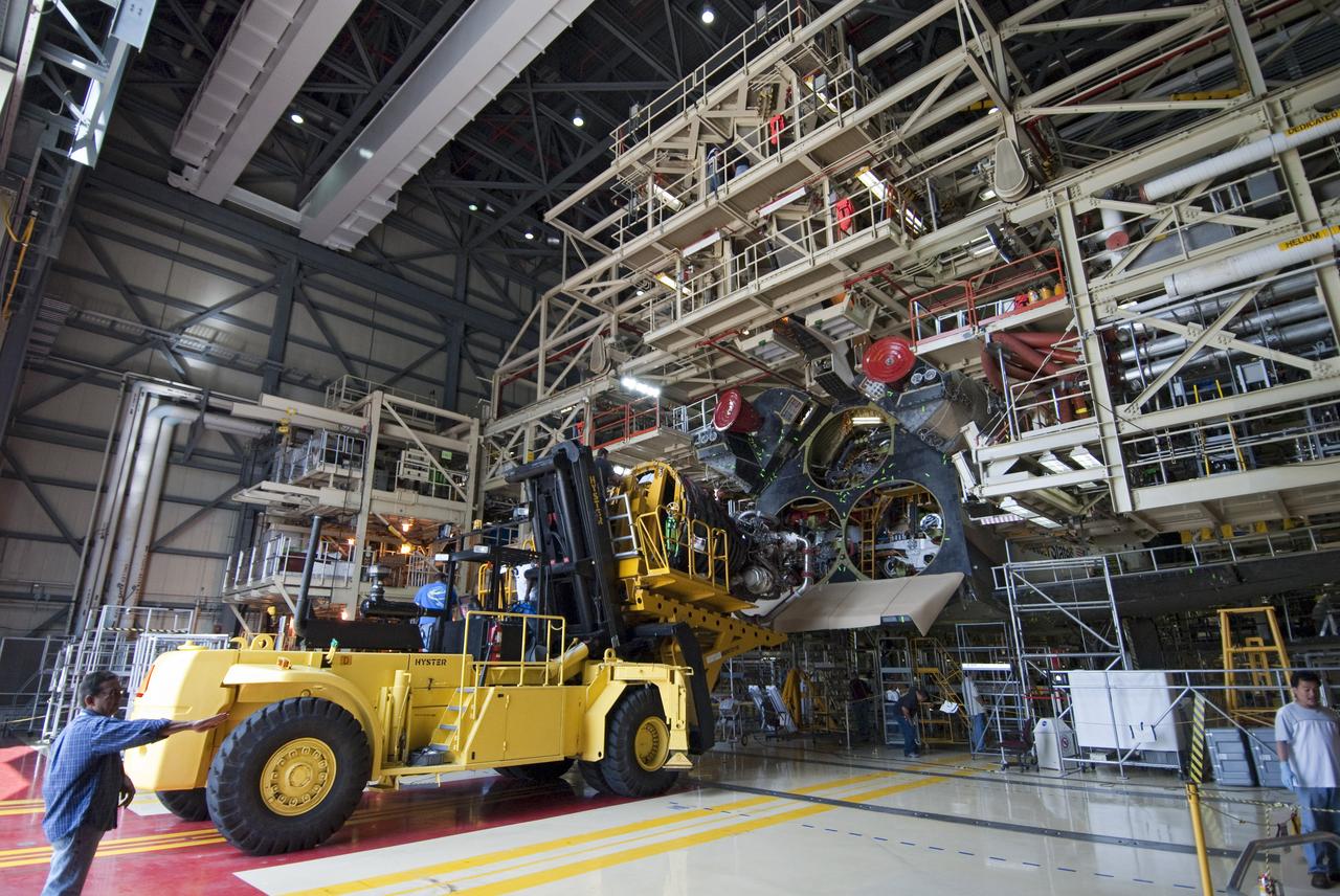 STS-133 DISCOBVERY ENGINE-3 REMOVAL IN OPF-3 AND XFERRED TO ENGINE SHOP