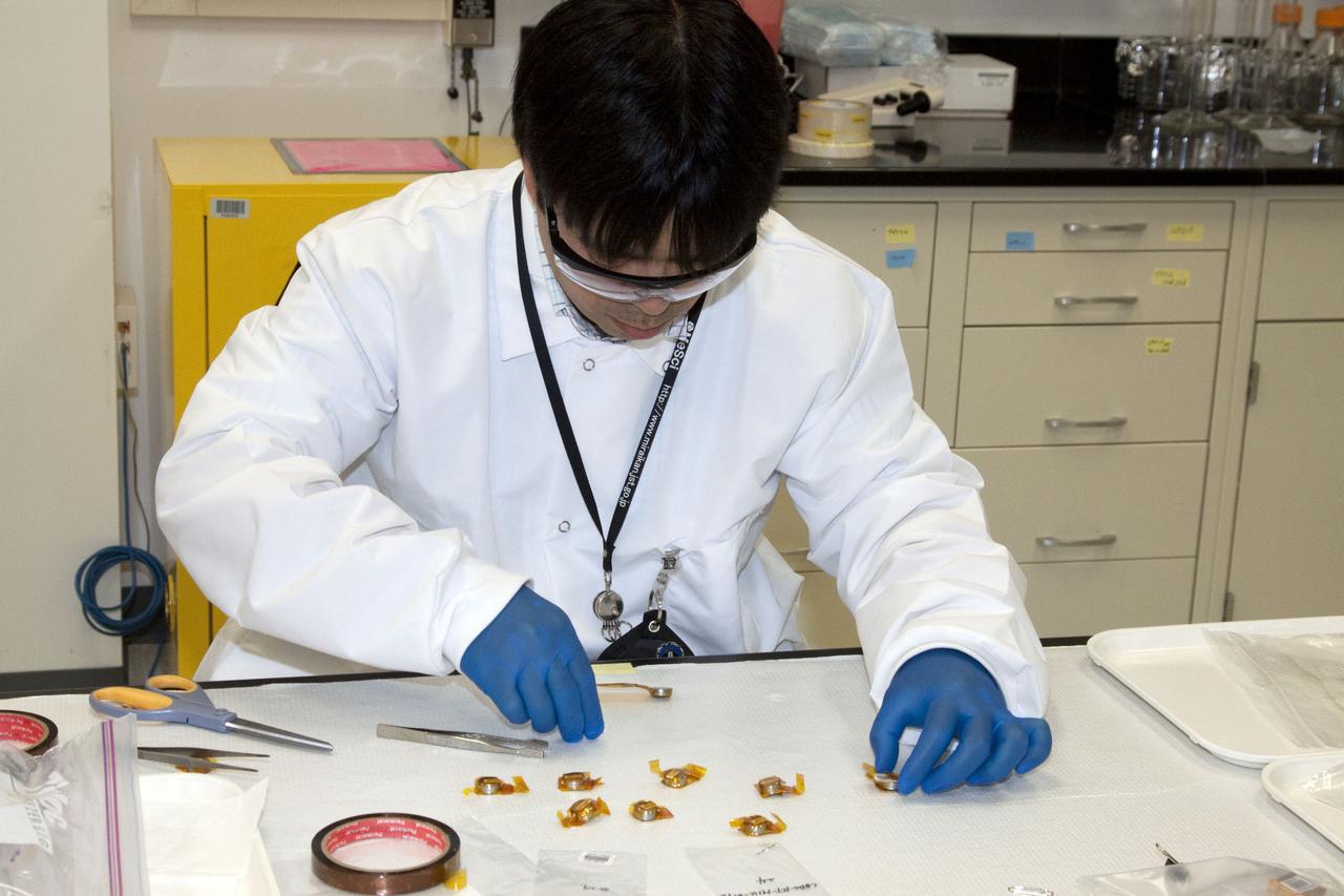 STS-132 JAXA FISH SCALES & HYDROTROP EXPERIMENTS