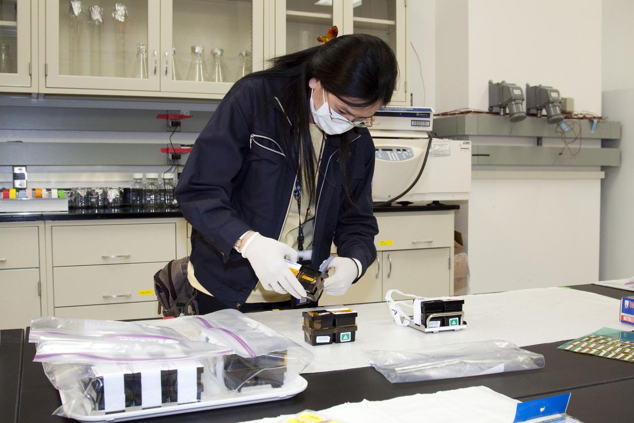 STS-132 JAXA FISH SCALES & HYDROTROP EXPERIMENTS