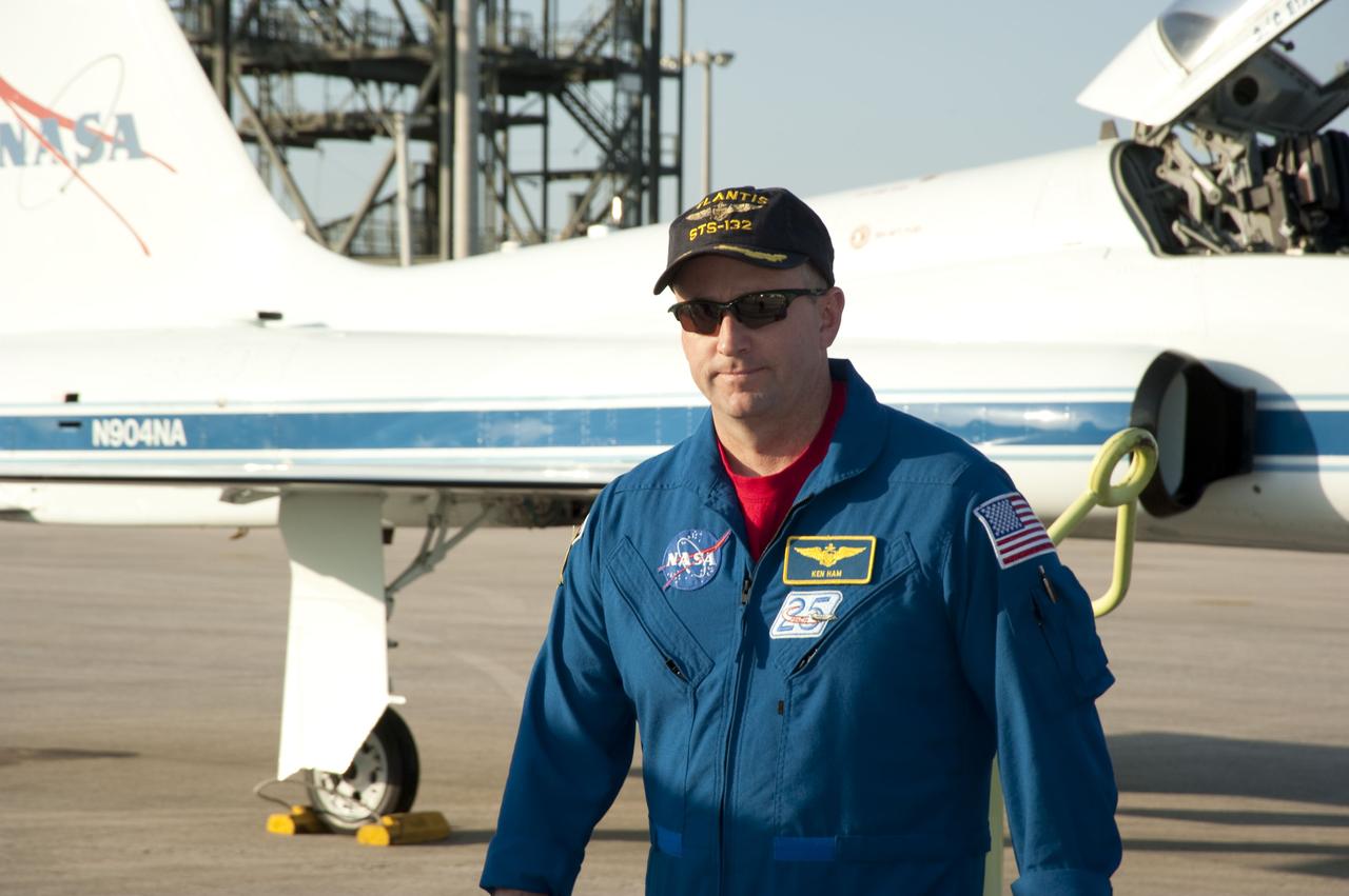 STS-132 LAUNCH L-4 CREW ARRIVAL