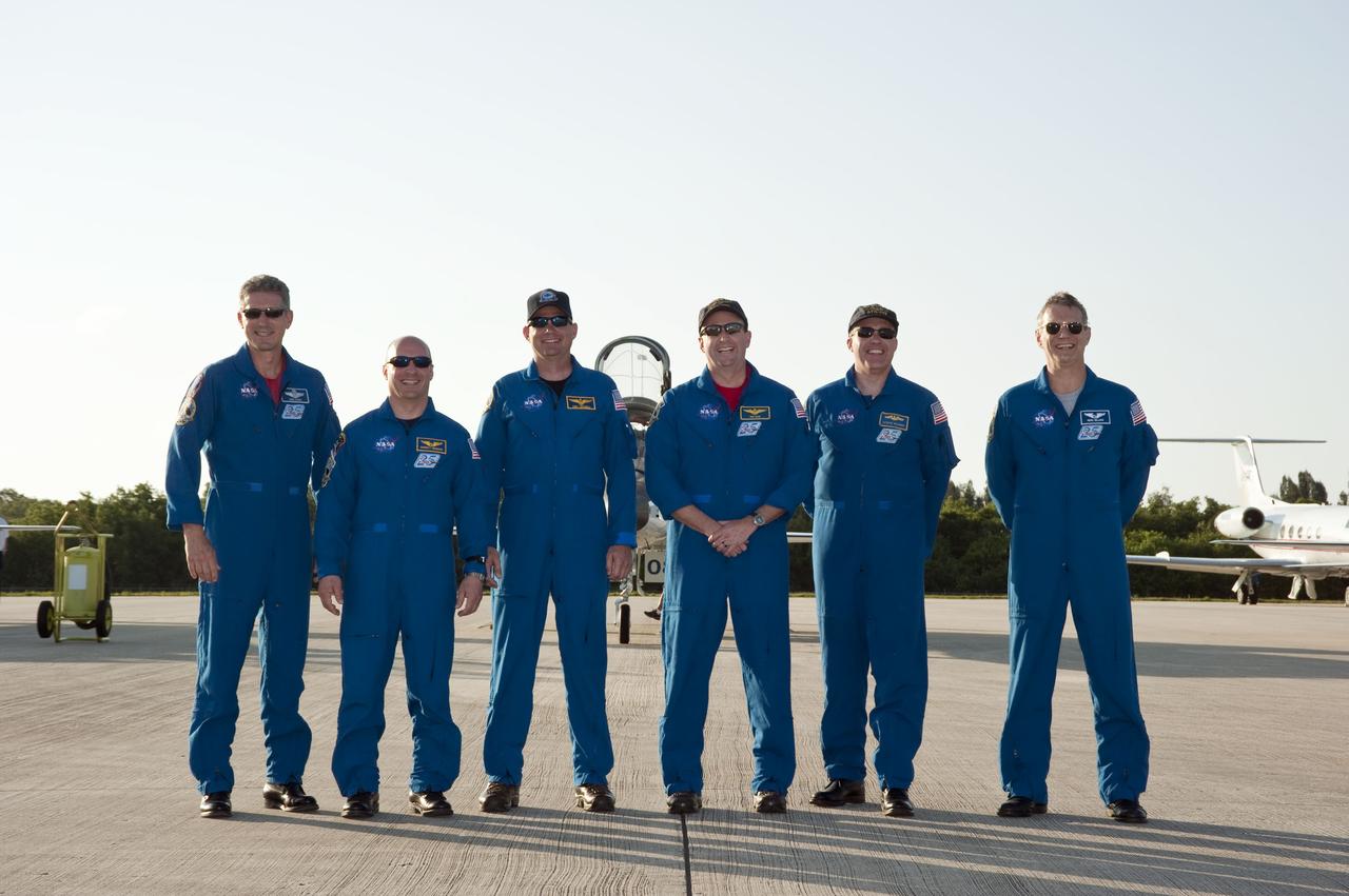 STS-132 LAUNCH L-4 CREW ARRIVAL