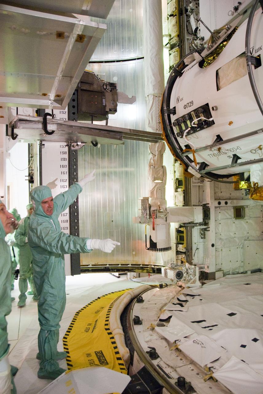 STS-132 LAUNCH L-3 CREW - PAYLOAD WALKDOWN