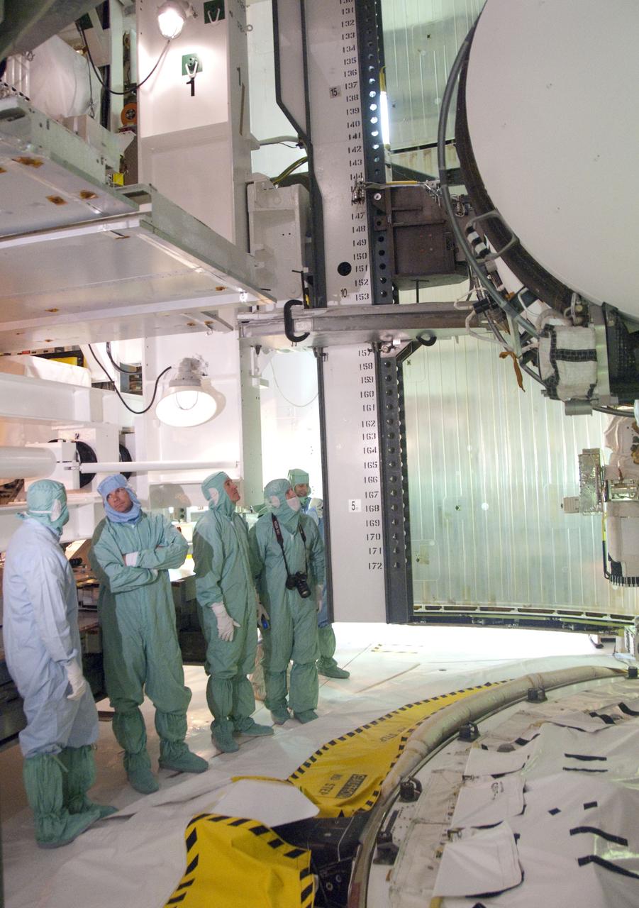 STS-132 LAUNCH L-3 CREW - PAYLOAD WALKDOWN