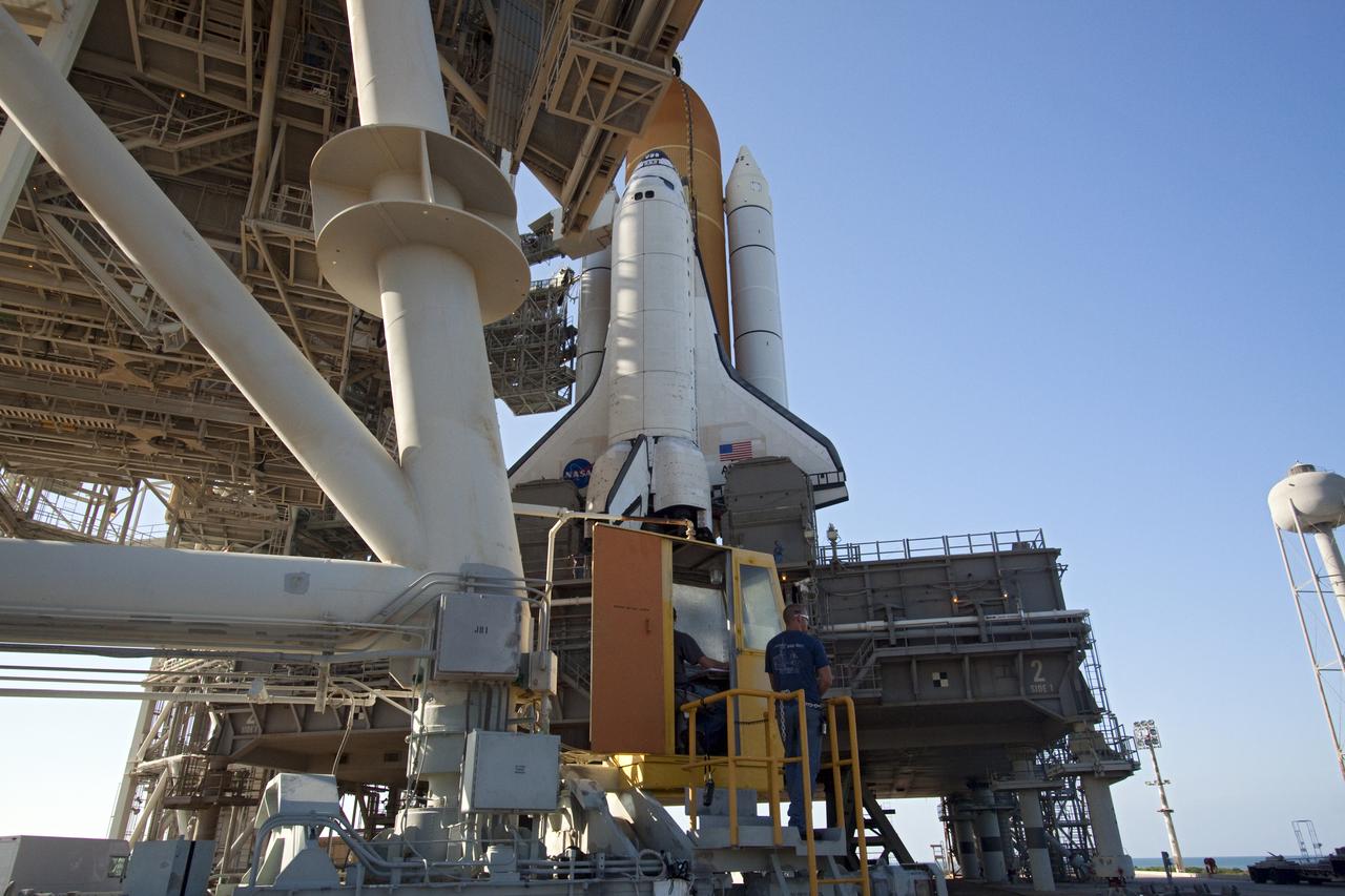 STS-132 LAUNCH L-1 RSS ROLLBACK