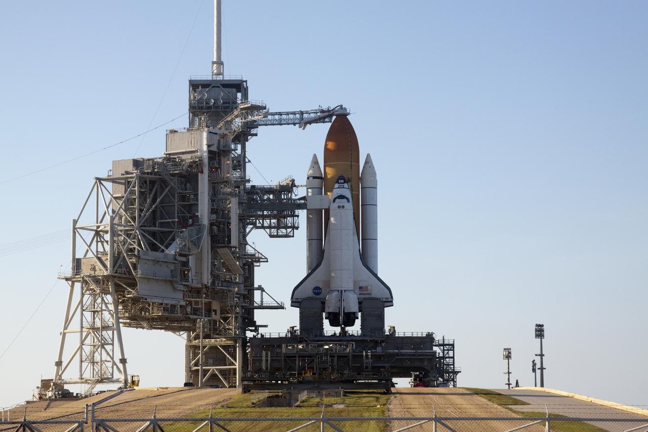 STS-132 LAUNCH L-1 RSS ROLLBACK