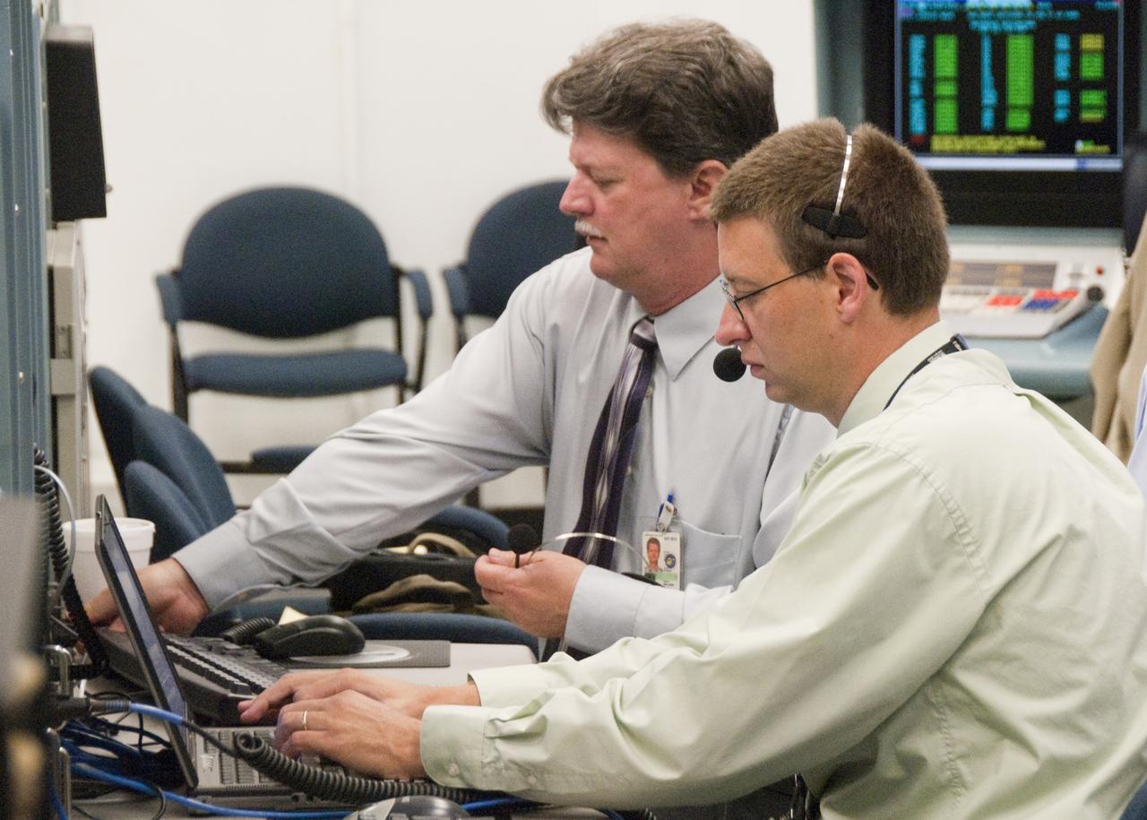 STS-132 LAUNCH L-0 FIRING ROOM 2 & 4 TANKING PRELAUNCH ACTIVITIES