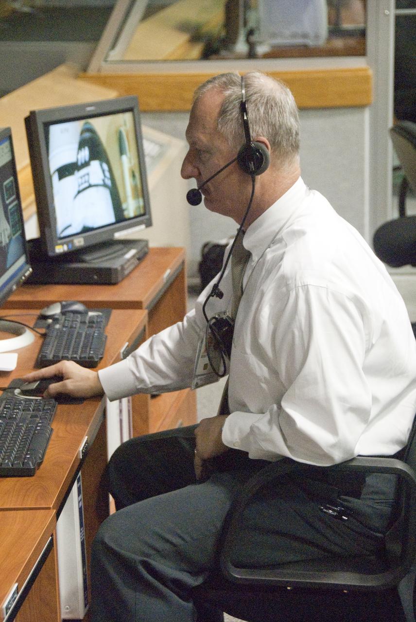 STS-132 LAUNCH L-0 FIRING ROOM 2 & 4 TANKING PRELAUNCH ACTIVITIES