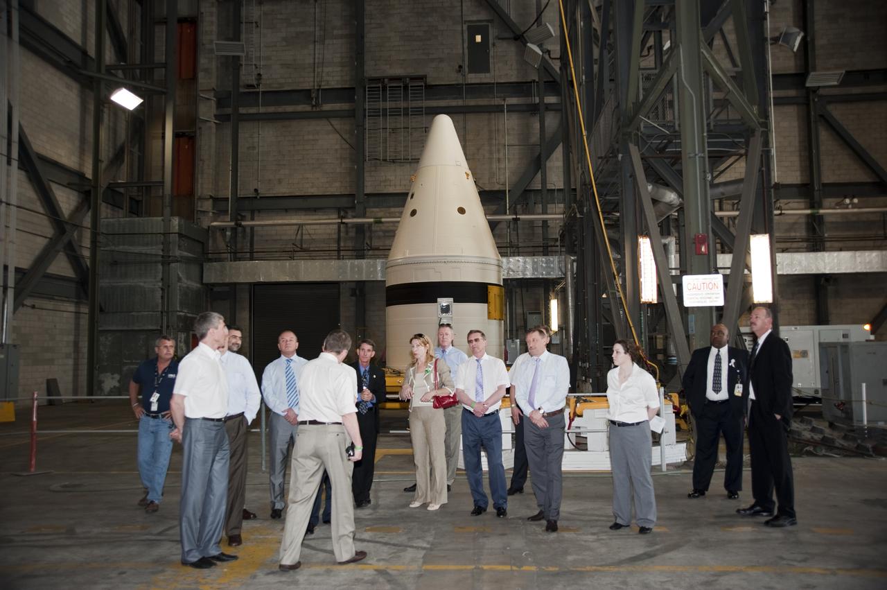 STS-132 LAUNCH L-0 RUSSIAN DELEGATION TOUR