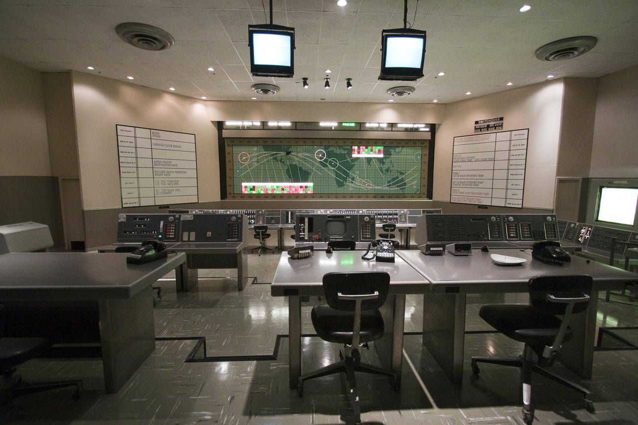 MERCURY MISSION CONTROL EXHIBIT AT DEBUS CENTER