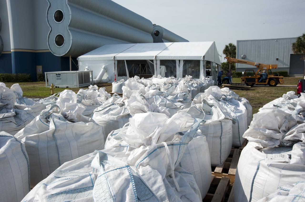 LUNABOTICS - SANDBOX BEING FILLED WITH SAND AT ASTRONAUT HALL OF FAME