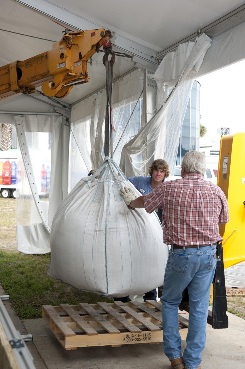 LUNABOTICS - SANDBOX BEING FILLED WITH SAND AT ASTRONAUT HALL OF FAME