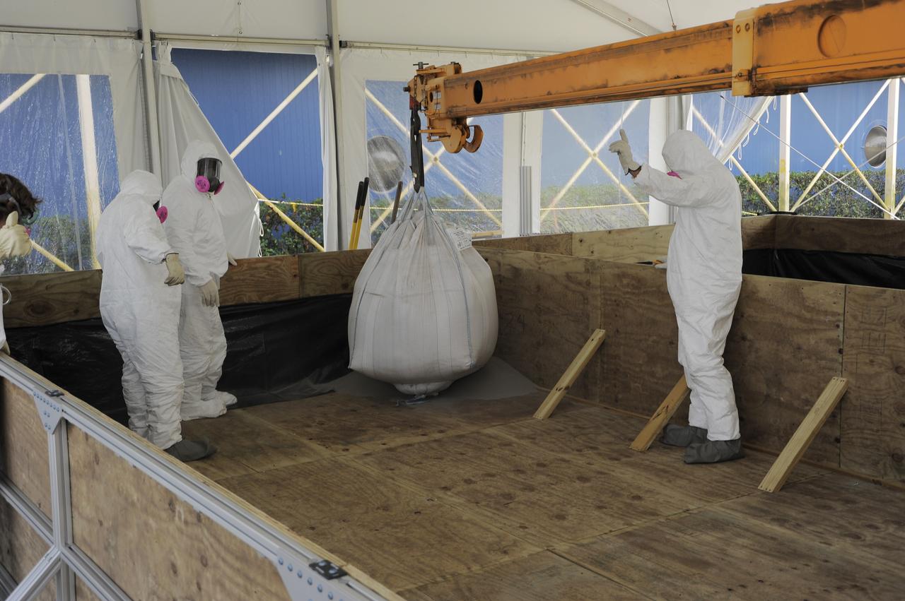 LUNABOTICS - SANDBOX BEING FILLED WITH SAND AT ASTRONAUT HALL OF FAME