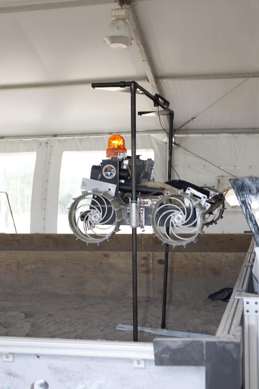 LUNABOTICS - PRACTICE RUNS