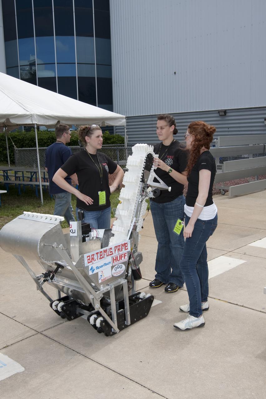 LUNABOTICS - PRACTICE RUNS