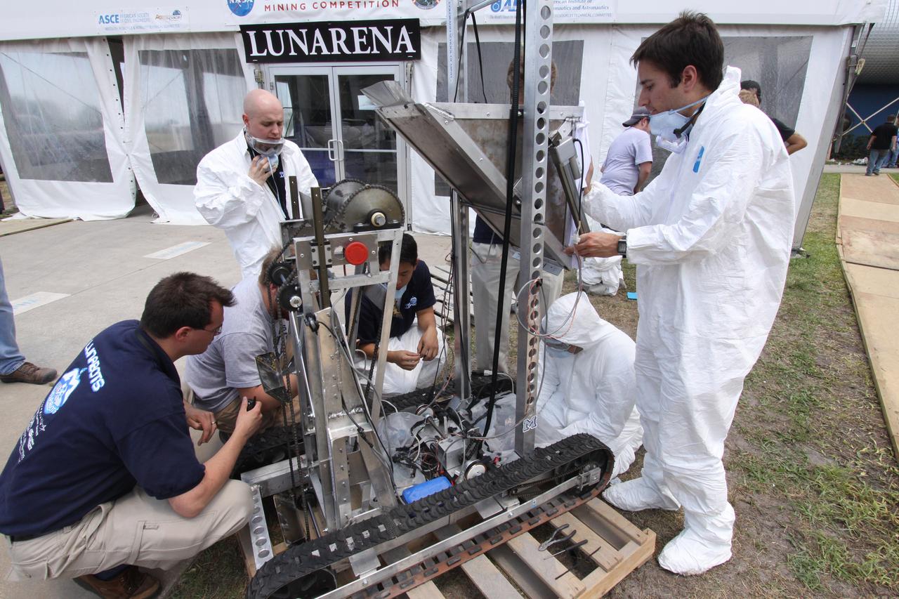 LUNABOTICS MINING COMPETITION