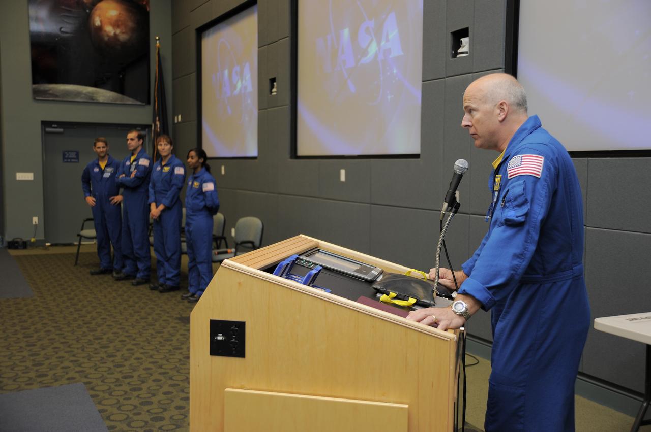 STS-131 Crew Returns Back to KSC