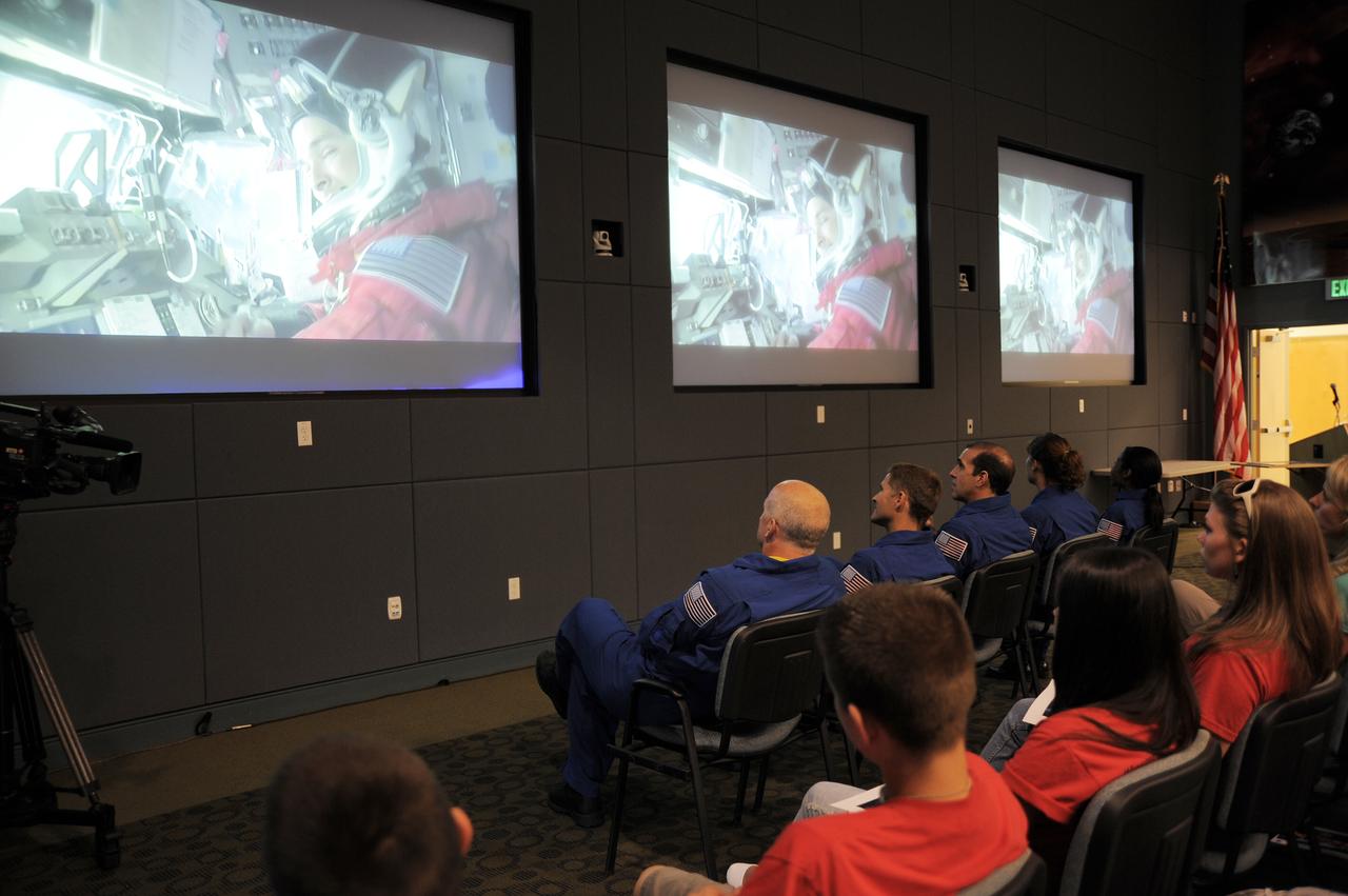 STS-131 Crew Returns Back to KSC