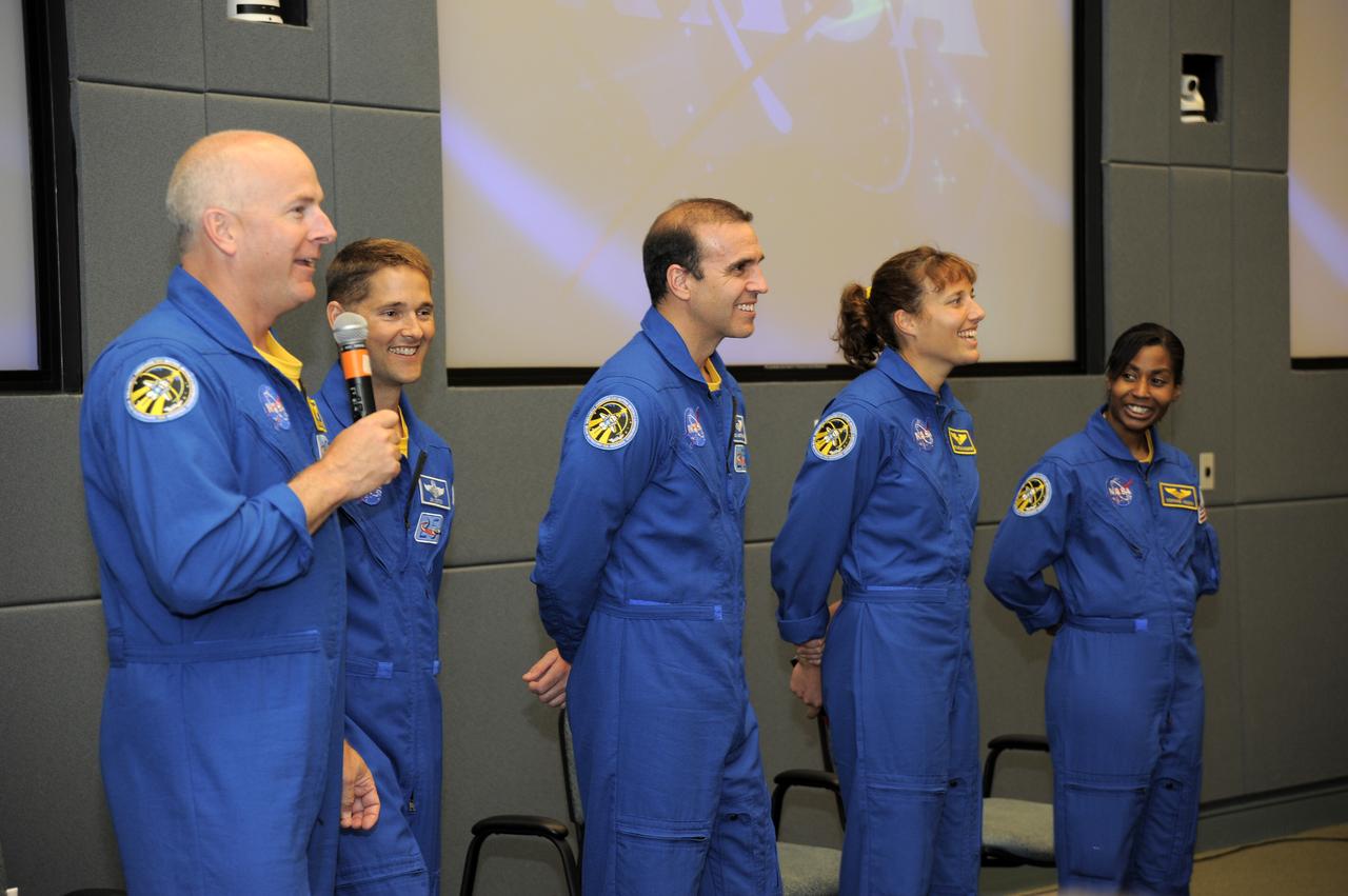 STS-131 Crew Returns Back to KSC