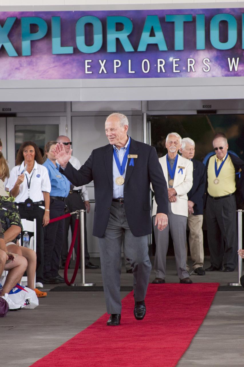 2010 ASTRONAUT HALL OF FAME INDUCTEES