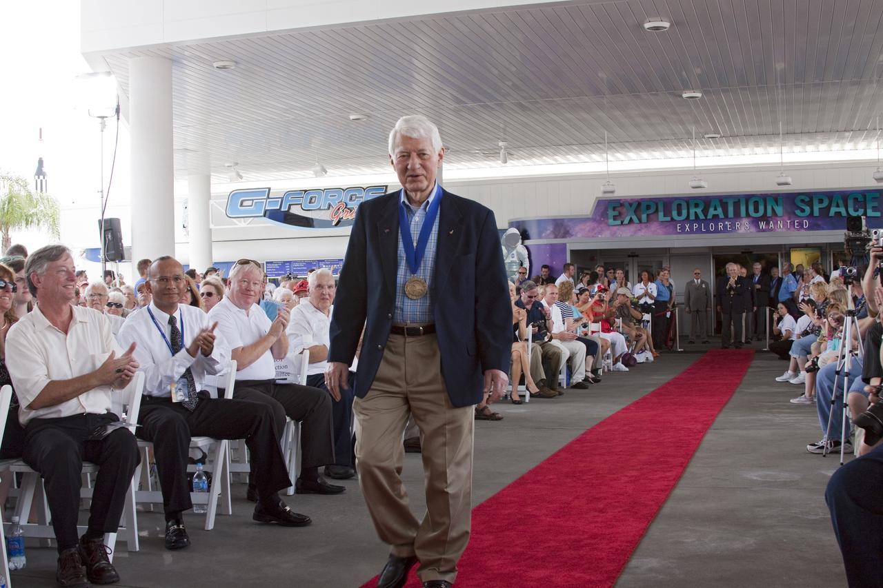 2010 ASTRONAUT HALL OF FAME INDUCTEES