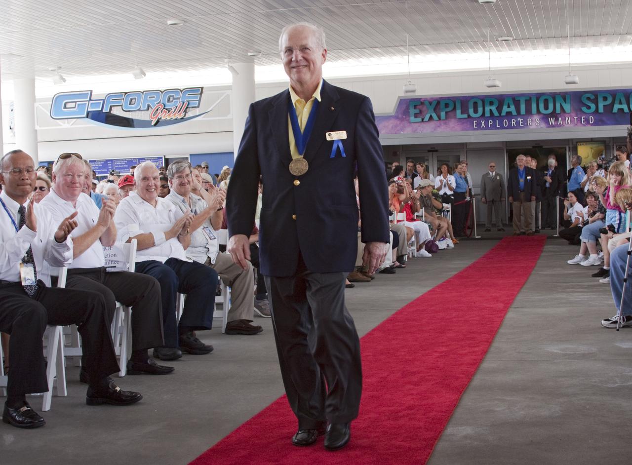 2010 ASTRONAUT HALL OF FAME INDUCTEES