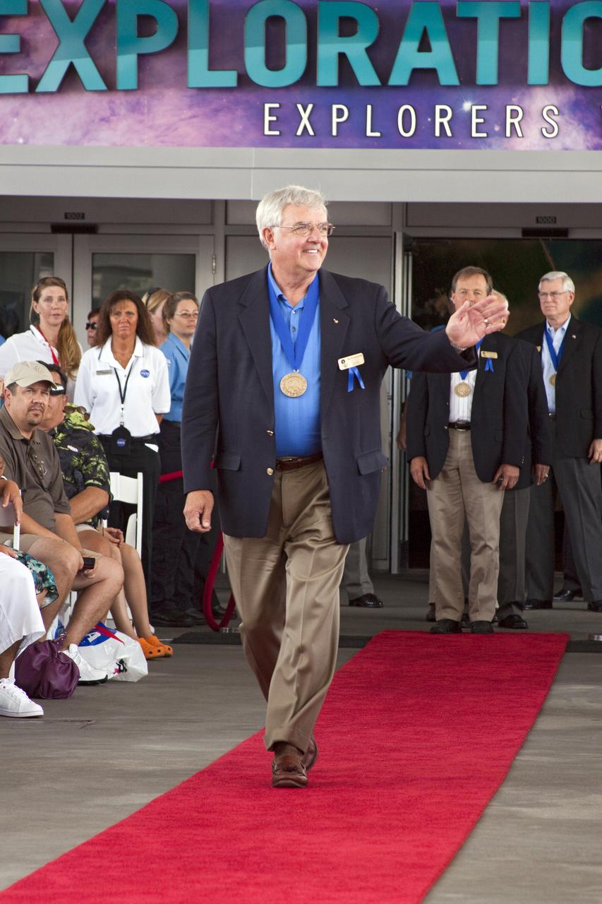 2010 ASTRONAUT HALL OF FAME INDUCTEES