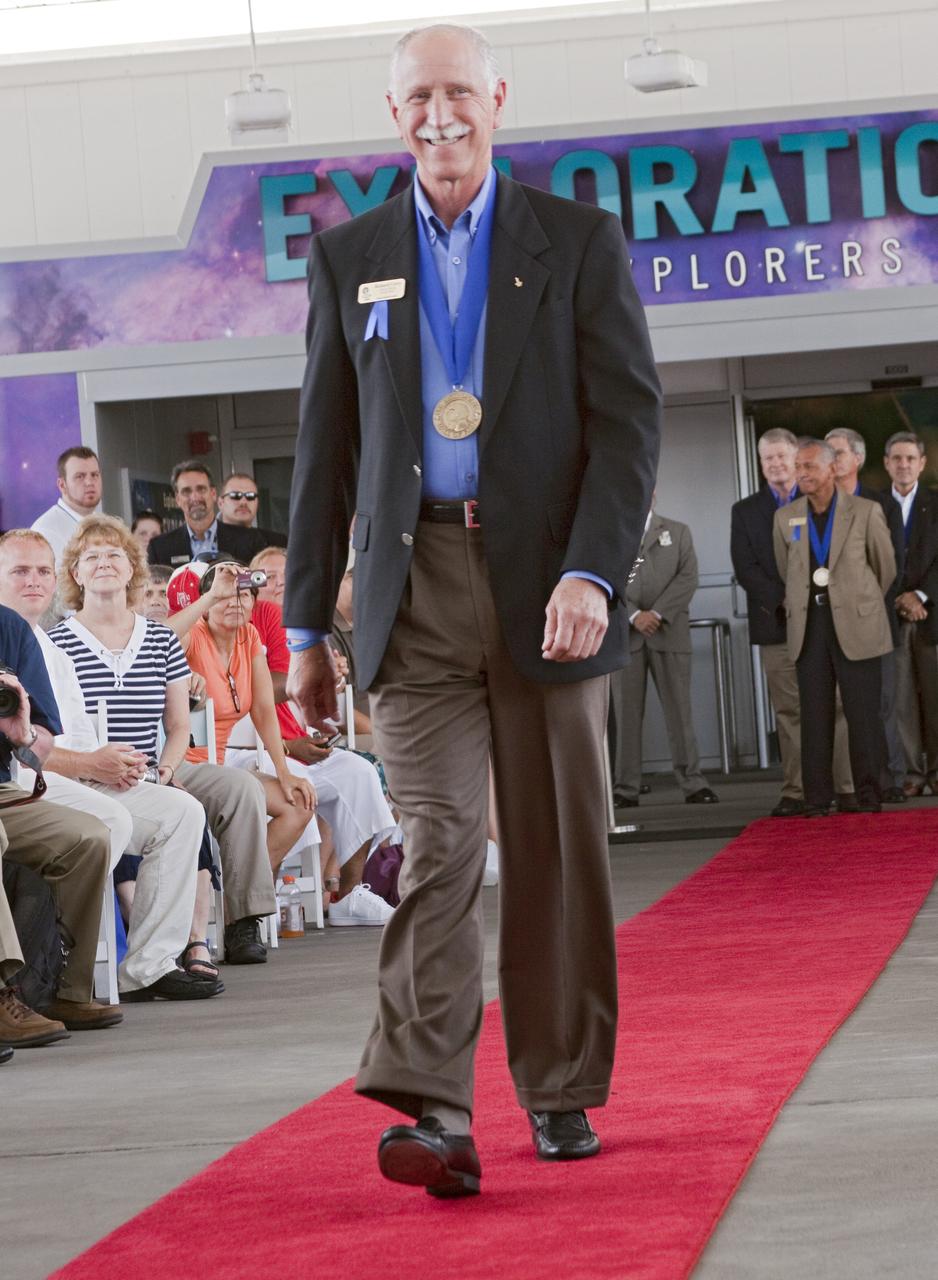 2010 ASTRONAUT HALL OF FAME INDUCTEES