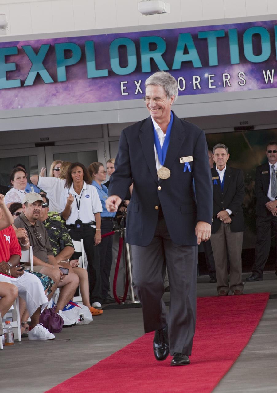 2010 ASTRONAUT HALL OF FAME INDUCTEES