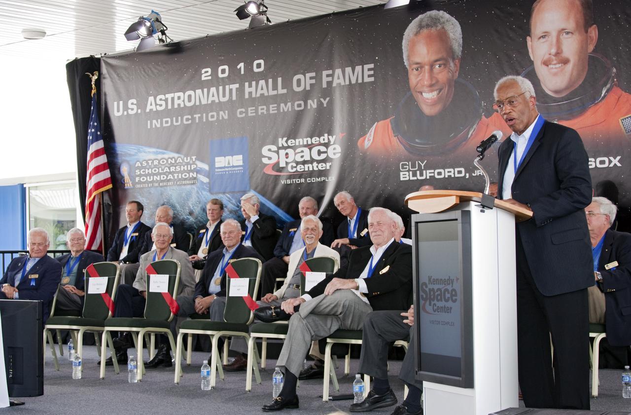 2010 ASTRONAUT HALL OF FAME INDUCTEES