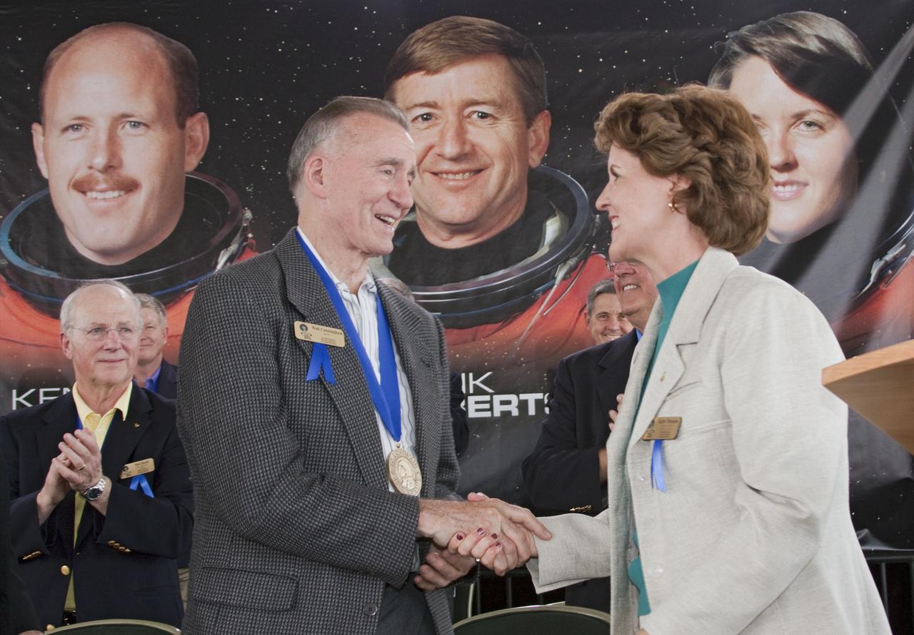 2010 ASTRONAUT HALL OF FAME INDUCTEES