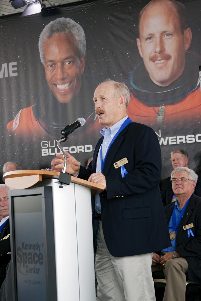 2010 ASTRONAUT HALL OF FAME INDUCTEES