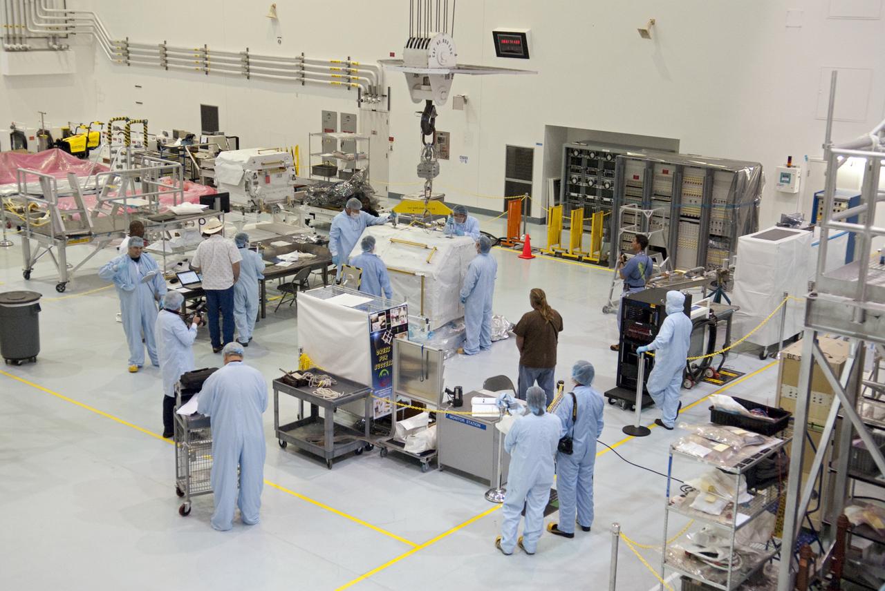 STS-134 HIGH PRESSURE GAS TANK INSTALLATION TO  EXPRESS LOGISTICS CARRIER (ELC-3)