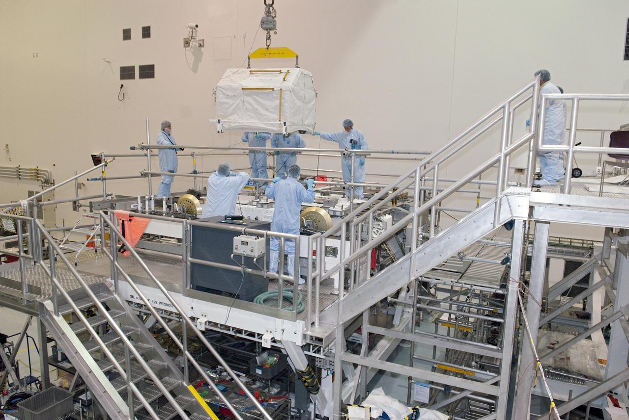 STS-134 HIGH PRESSURE GAS TANK INSTALLATION TO EXPRESS LOGISTICS CARRIER (ELC-3)