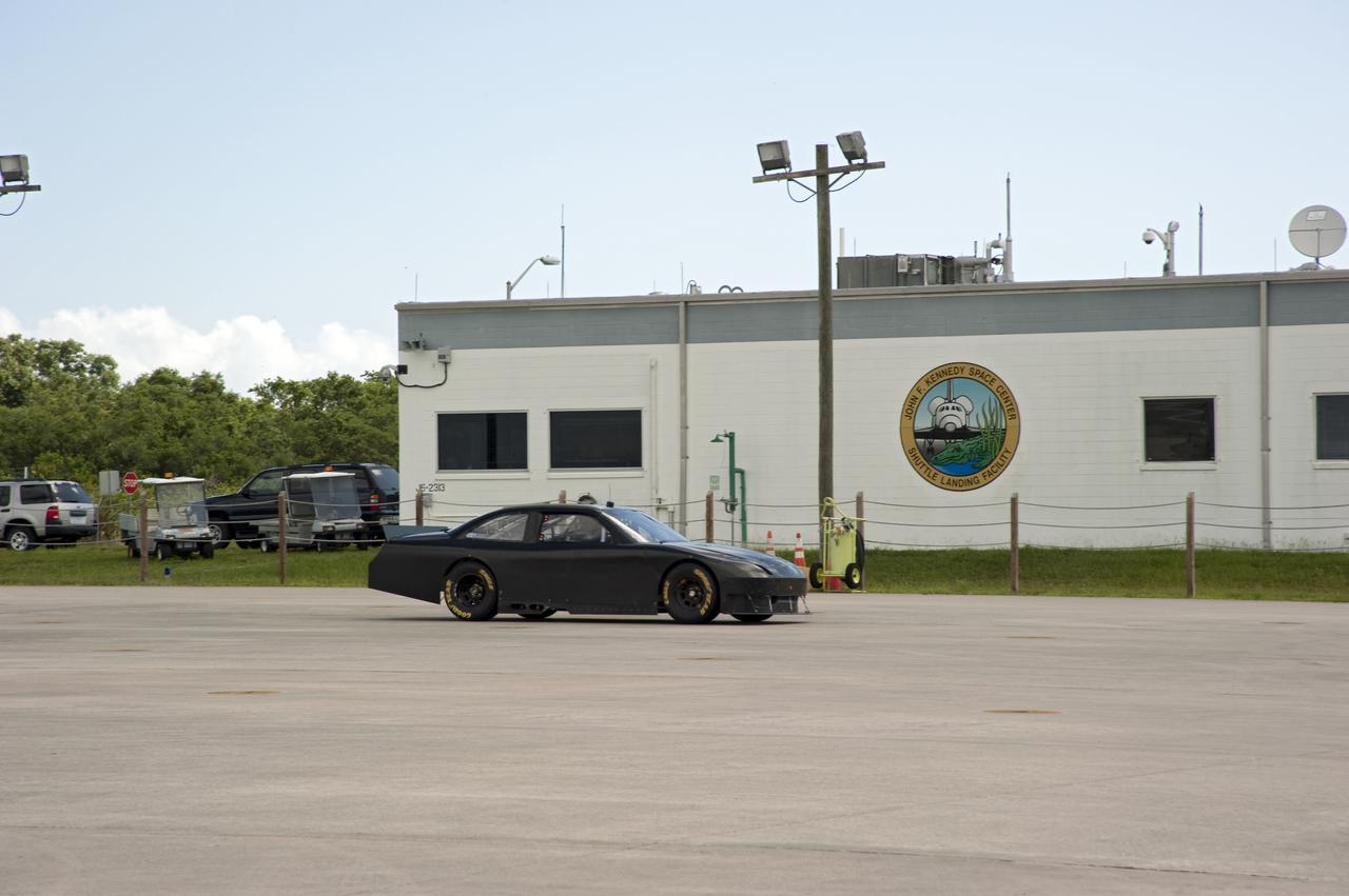JOE GIBBS RACING TEAM - CAR TESTING