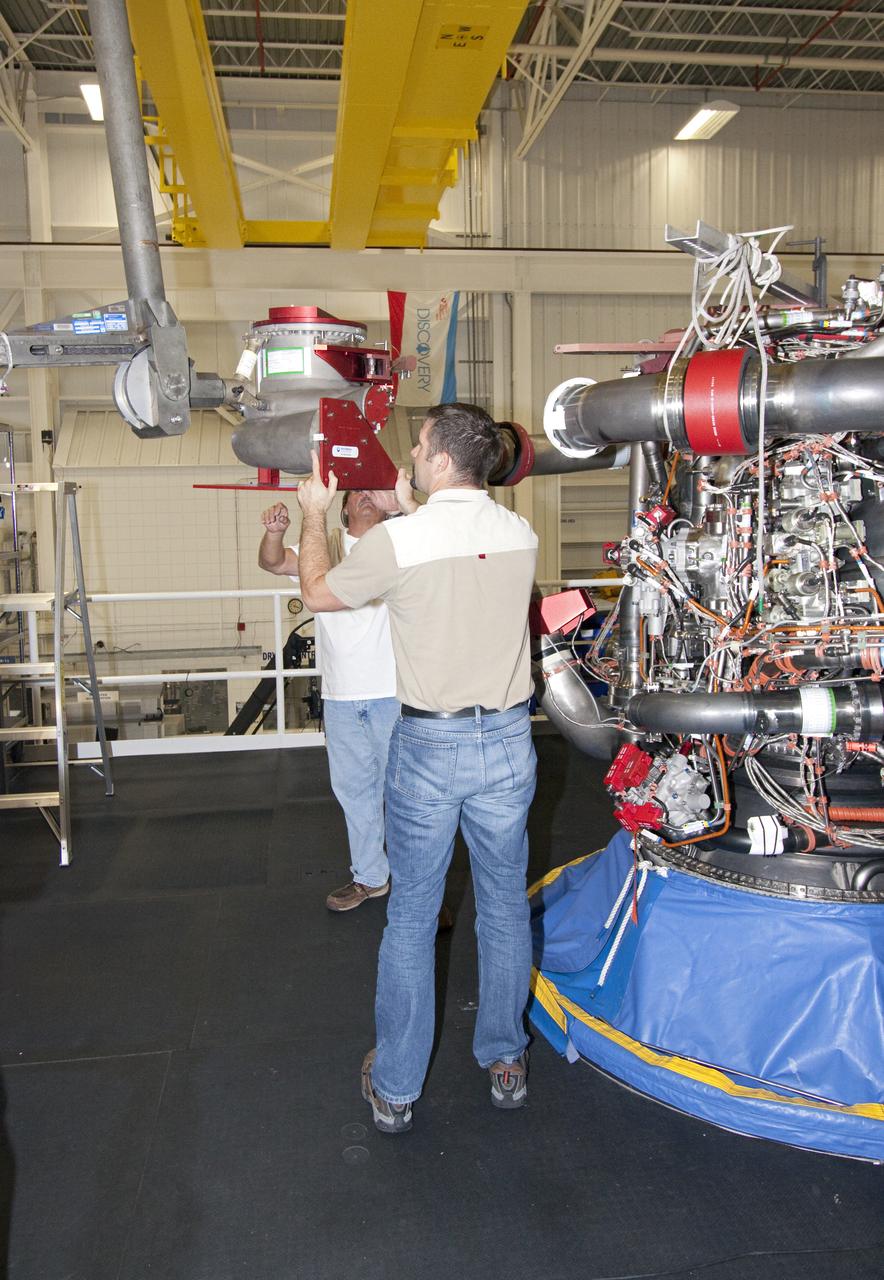STS-133 DISCOVERY ENGINE-1 TURBO PUMP REMOVAL