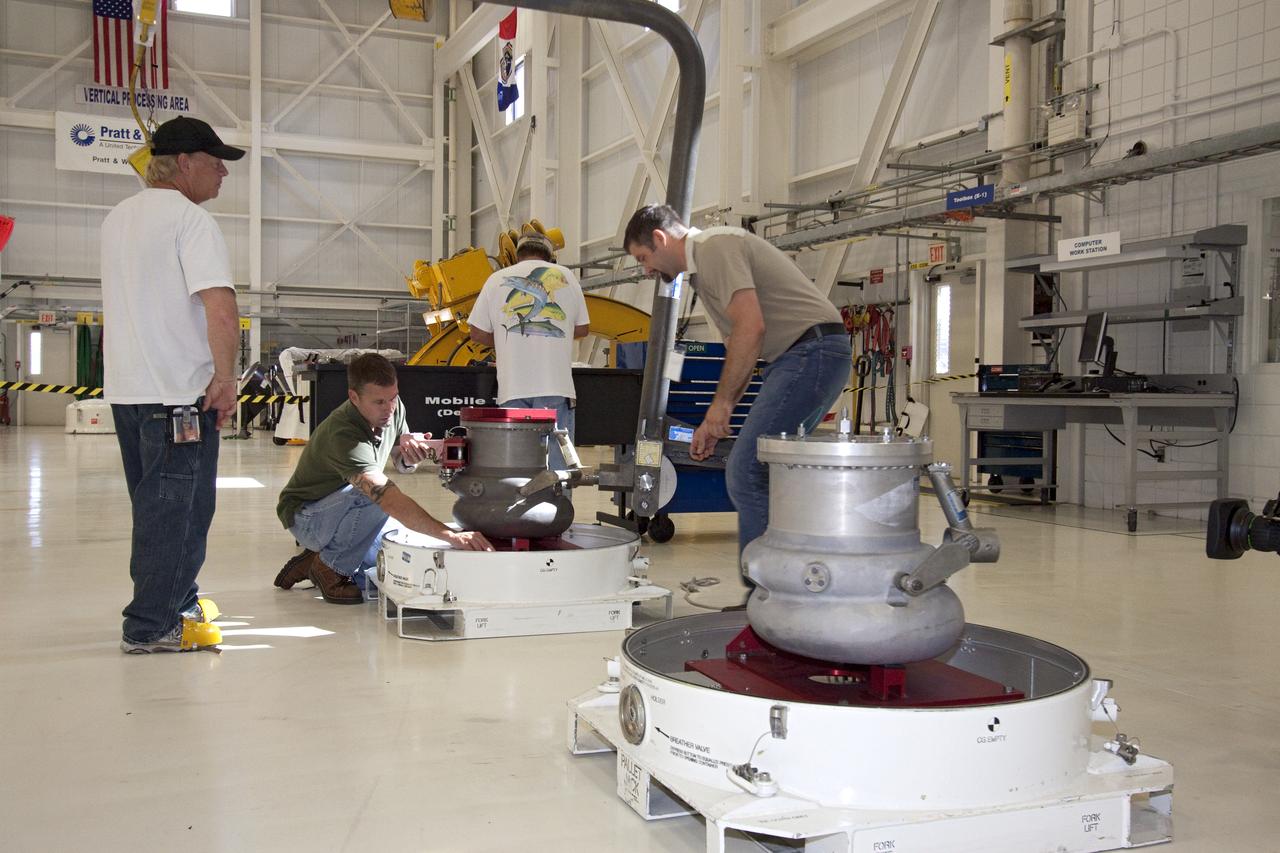 STS-133 DISCOVERY ENGINE-1 TURBO PUMP REMOVAL