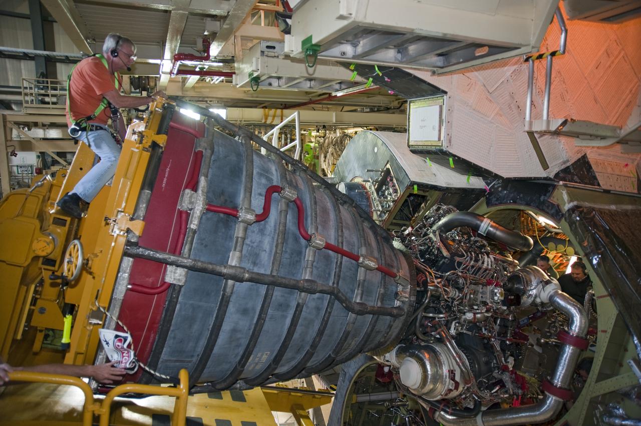 STS-133 DISCOVERY ENGINE-1 INSTALLATION