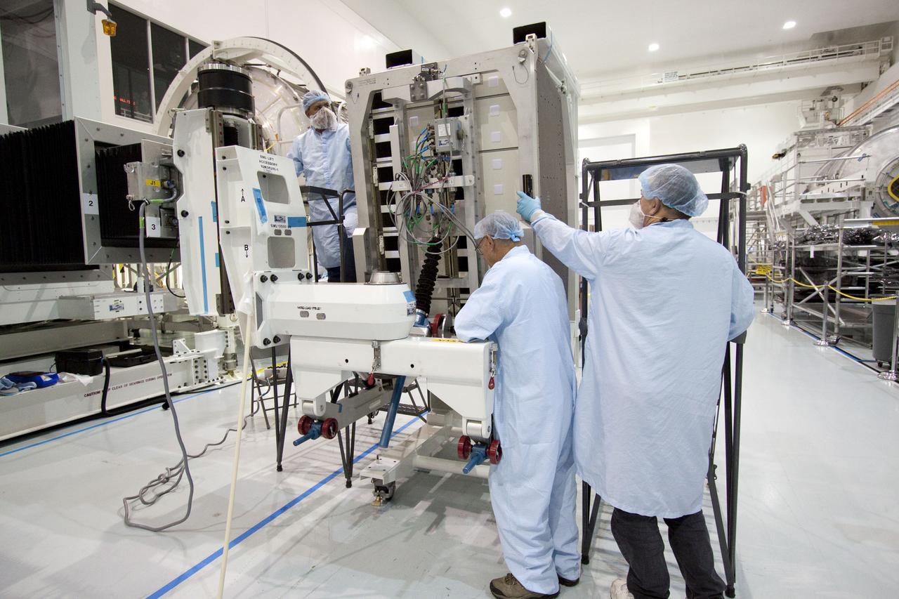 STS-133 RACK INSTALL TO PMM