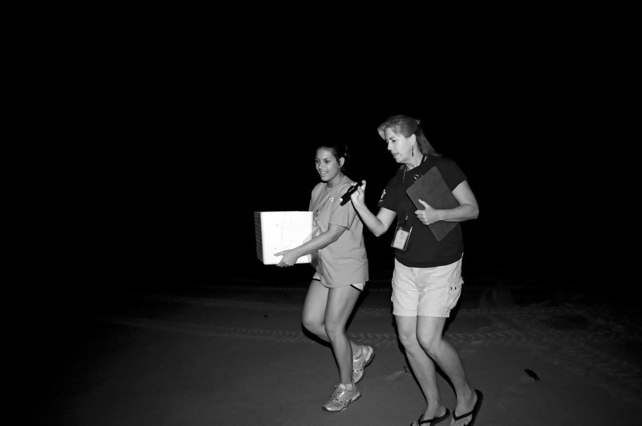 KSC WILDLIFE - TURTLE RELEASE FROM PLAYALINDA - GULF RESCUE OPS