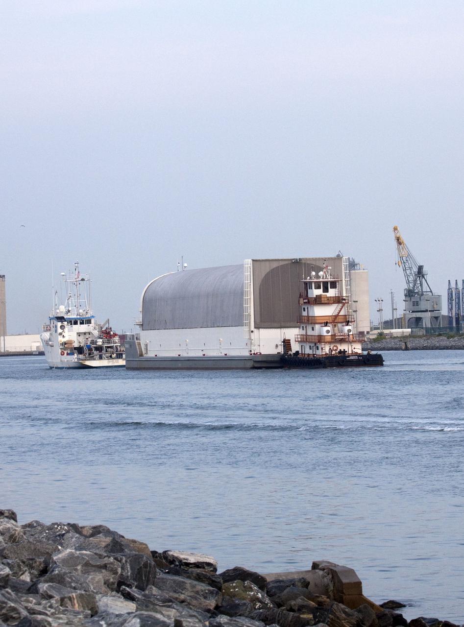 STS-134 ET-138 ARRIVAL THRU PORT CANAVERAL