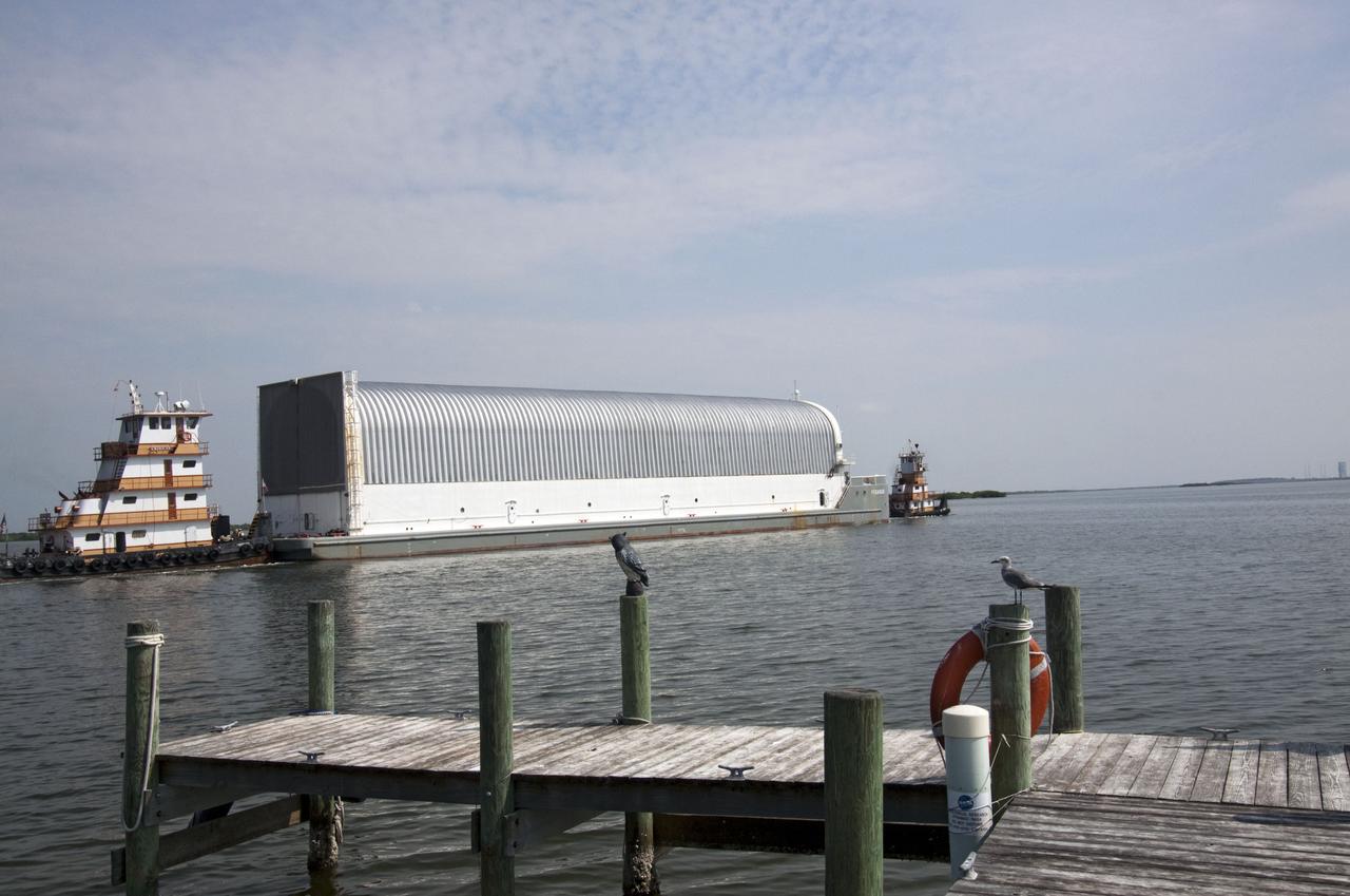 STS-134 ET-138 ARRIVAL THRU PORT CANAVERAL