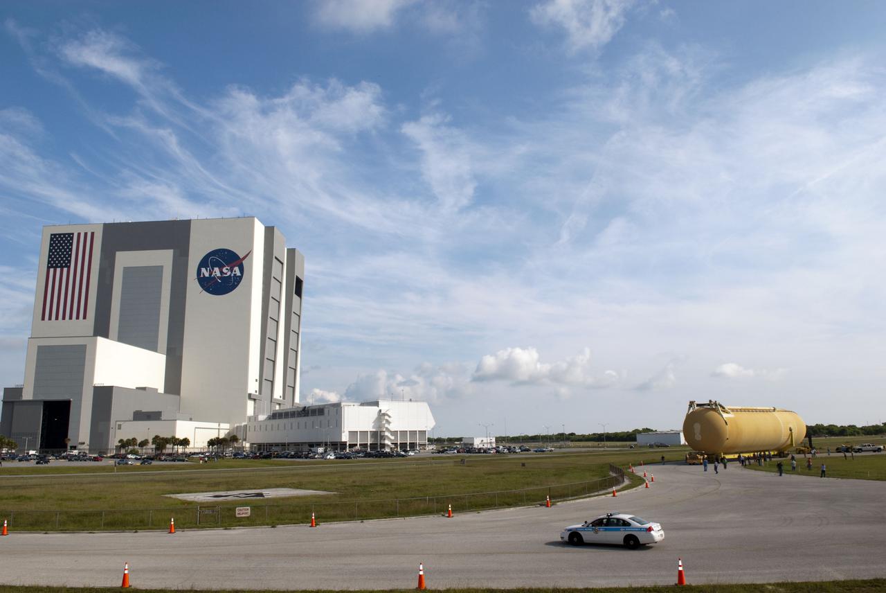 CAPE CANAVERAL, Fla. -- At NASA's Kennedy Space Center in Florida, External Tank-138 is being transported to the Vehicle Assembly Building. The external fuel tank arrived in Florida on July 13, from NASA's Michoud Assembly Facility near New Orleans. ET-138, the last newly manufactured tank, was originally designated to fly on Endeavour's STS-134 mission to the International Space Station, but later reassigned to fly on space shuttle Atlantis' final mission, STS-135. For information, visit www.nasa.gov_shuttle. Photo credit: NASA_Jim Grossmann
