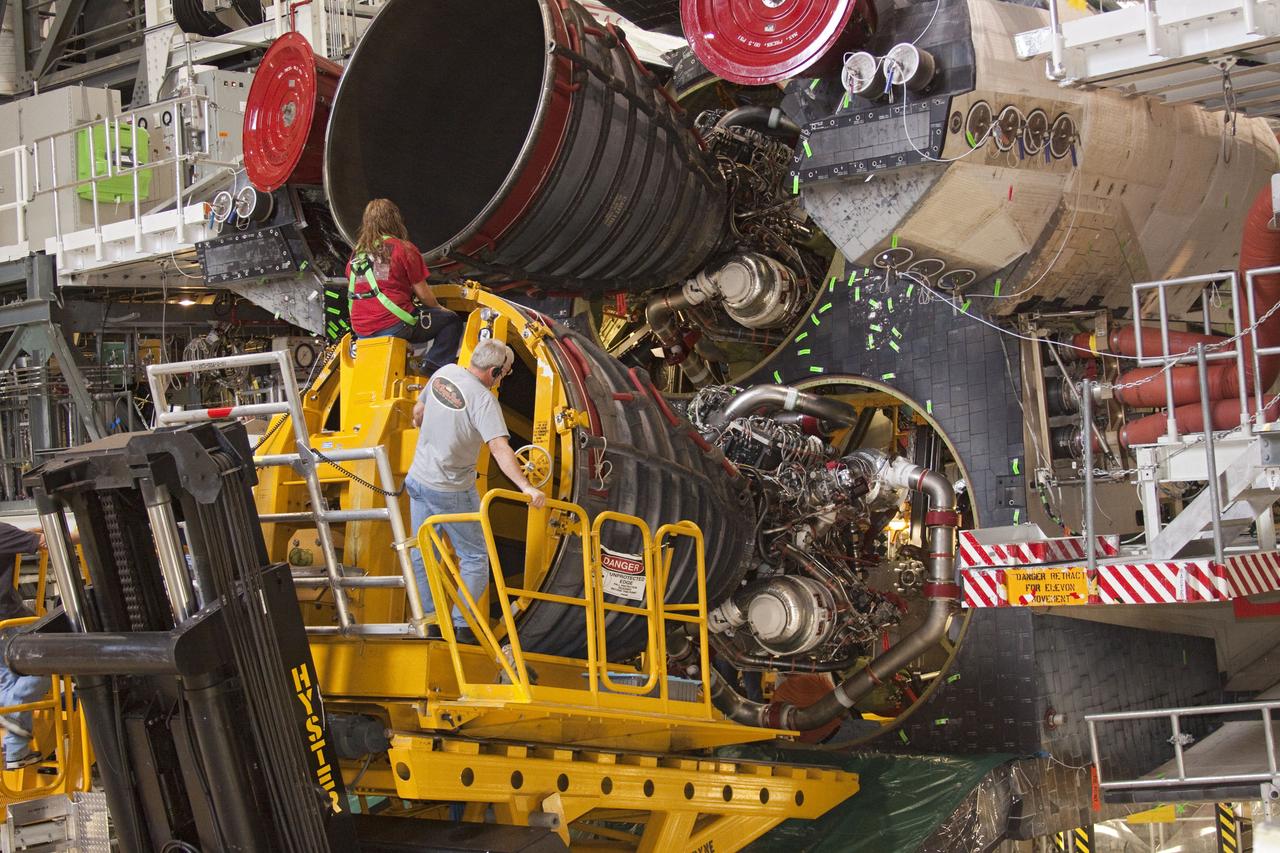STS-335 LAUNCH ON NEED - ATLANTIS - ENGINE #3 REMOVAL