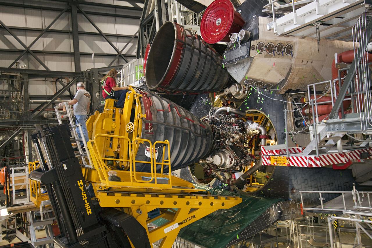 STS-335 LAUNCH ON NEED - ATLANTIS - ENGINE #3 REMOVAL